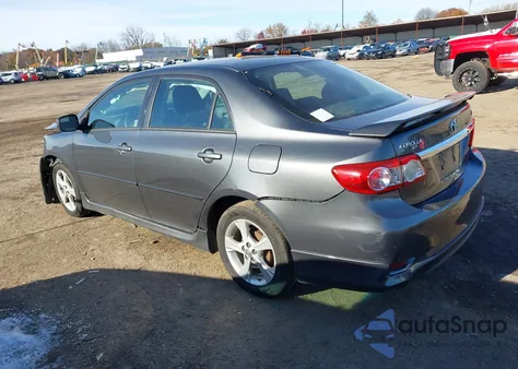 2013 Toyota Corolla S z USA, uszkodzony, nr VIN 2T1BU4EE3DC112716
